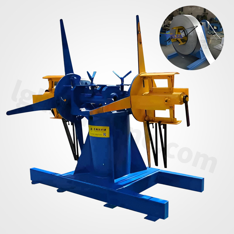 Steel strip unloading machine